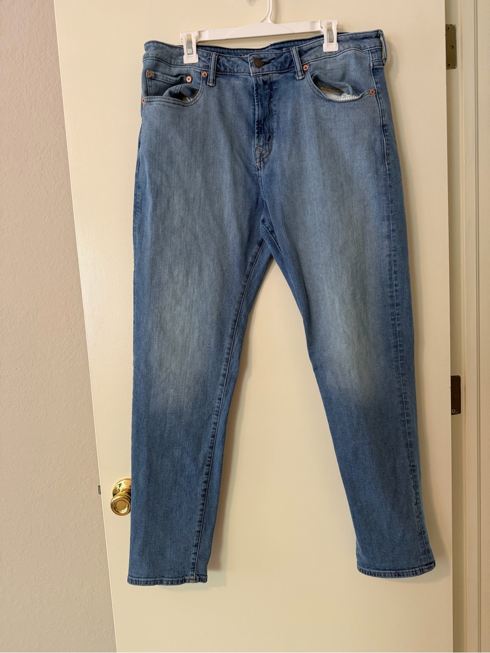 American Eagle Outfitters Men’s Slim Straight Light Blue Jeans
